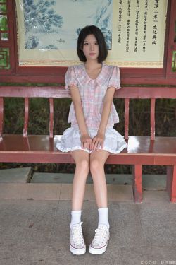 凝思摄影 No.037 小睿 – 短裙、短白袜、平底鞋(150P)-图控