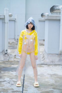 一只小栗奈 – 天台小雨衣(169P)-图控