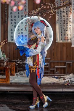 咬一口兔娘 - 循循守月 甘雨(75P)-图控
