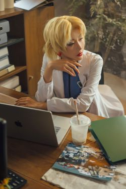 动漫博主如月灰 – 赤木律子(32P)-图控