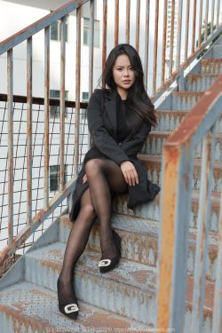 IESS异思趣向 - 模特： 兔兔 《黑丝女人》(87P)-图控