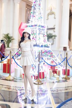 王馨瑶 - 红色情趣(105P)-图控