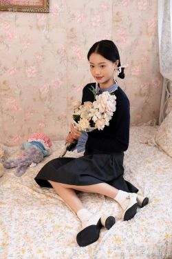 甜予摄影 No.105 齐齐 - 高跟鞋、白棉袜、裸足(128P)-图控