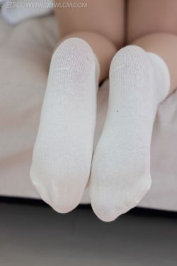 物恋传媒 No.2358 闪闪 - 舞蹈服、舞蹈鞋、白棉袜、厚白丝、厚灰丝、薄肉丝(150P)-图控