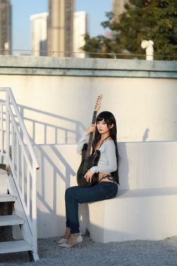 51酱 – 吉他牛仔裤(26P)-图控