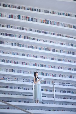 Shika小鹿鹿 – 图书馆(16P)-图控