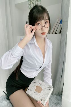 微博人气Coser 不呆猫 - 黑丝包臀OL(24P)-图控