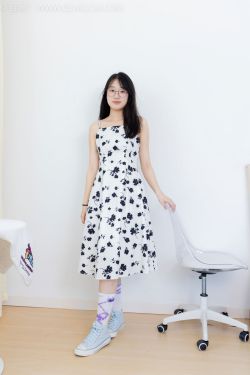 物恋传媒 No.2403 小椿 - 帆布鞋、白紫棉袜、裸足(155P)-图控